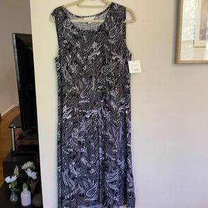 Knit sleeveless dress with gathered top